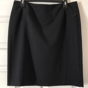 Ellen Tracy Black above the knee pencil skirt